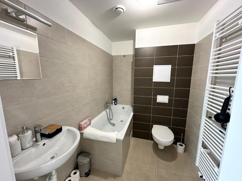 Sky Apartments 503 Пилзен Екстериор снимка